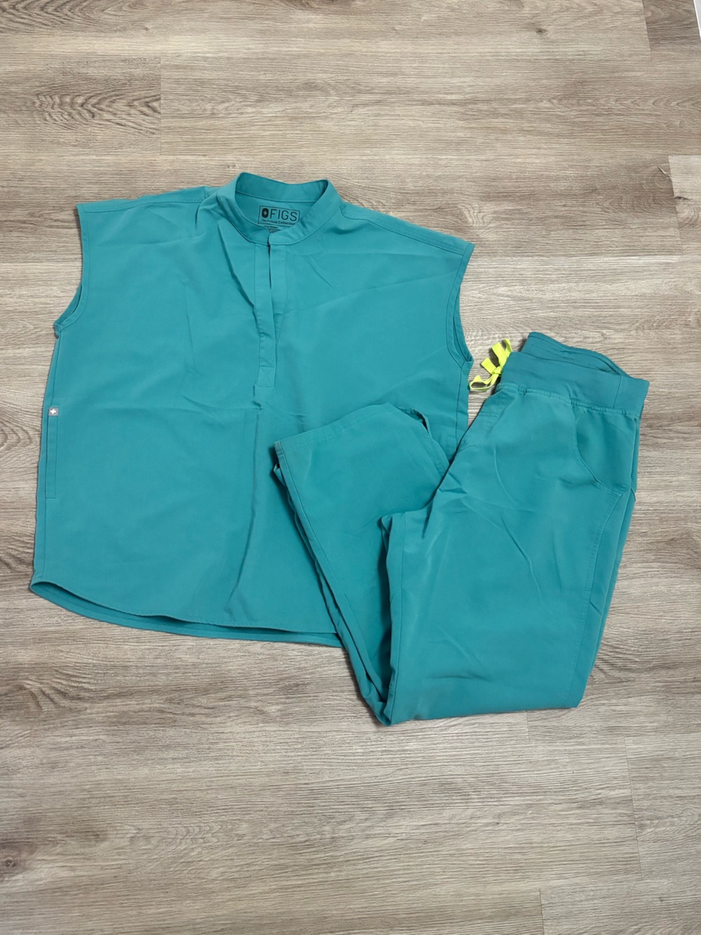 Figs Teal-Blue Medical Scrub Top and Pants Size Large